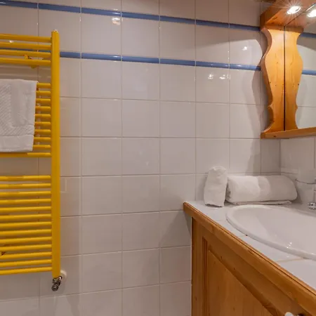 La Ginabelle - Sauna & Swimming Pool - Happy Apartment *