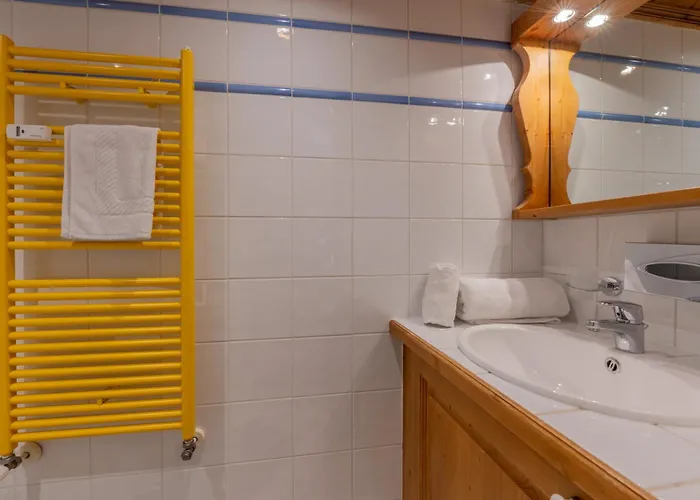 La Ginabelle - Sauna & Swimming Pool - Happy