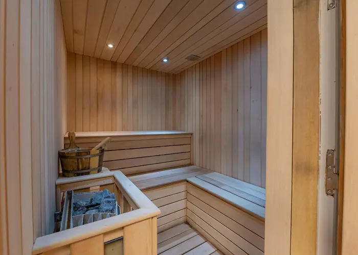 La Ginabelle - Sauna & Swimming Pool - Happy